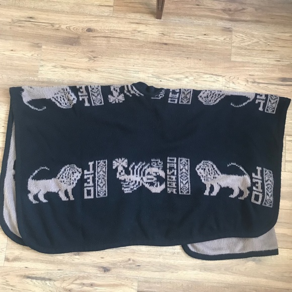 Astrological Cancer / Leo Cape - Picture 5 of 8